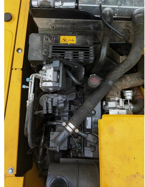 2021 Komatsu 130-8 - Chariot élévateur: photos 4 2021 Komatsu 130-8 - Chariot élévateur: photos 4