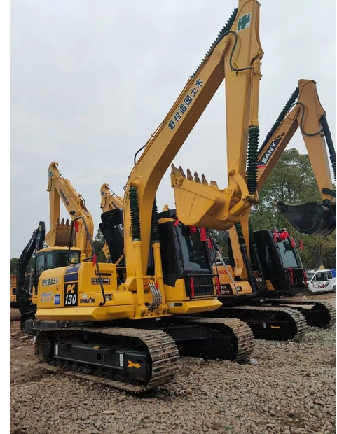 2021 Komatsu 130-8 - Chariot élévateur: photos 2 2021 Komatsu 130-8 - Chariot élévateur: photos 2