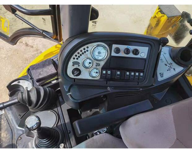 Tractopelle 2022 JCB 4CX: photos 9