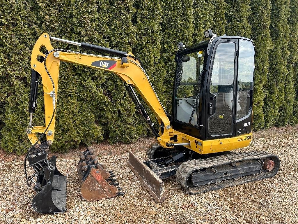 CAT 302.7 D CR - Mini pelle: photos 1 CAT 302.7 D CR - Mini pelle: photos 1