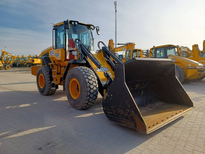 JCB 427 HT - Chargeuse sur pneus: photos 2 JCB 427 HT - Chargeuse sur pneus: photos 2