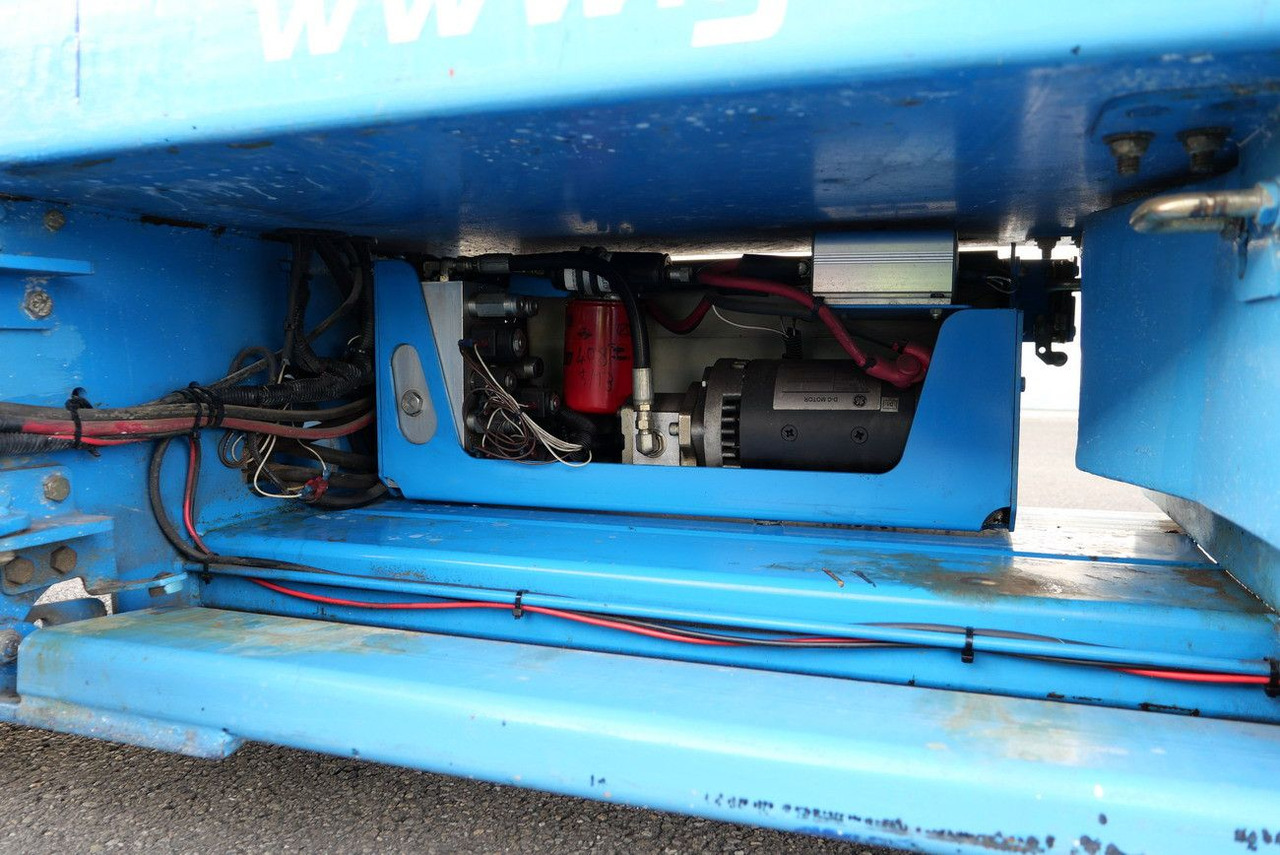 Camion avec nacelle Genie SCHERENHEBEBÜHNE GENIE GS 2632 nur 542 H: photos 12