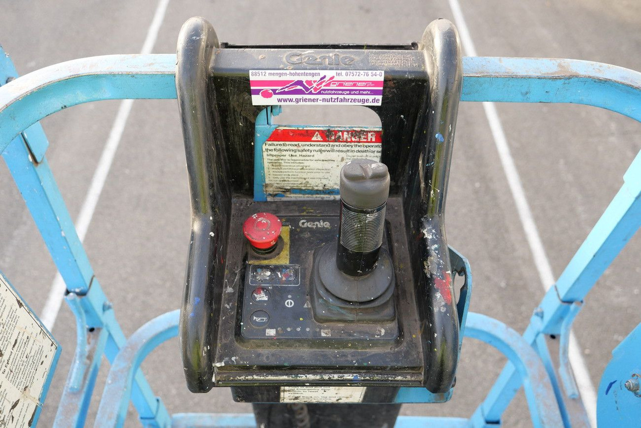 Camion avec nacelle Genie SCHERENHEBEBÜHNE GENIE GS 2632 nur 542 H: photos 14