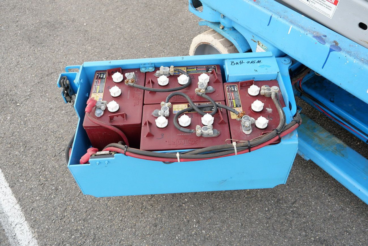 Camion avec nacelle Genie SCHERENHEBEBÜHNE GENIE GS 2632 nur 542 H: photos 11