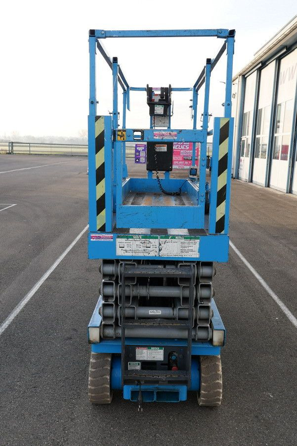 Camion avec nacelle Genie SCHERENHEBEBÜHNE GENIE GS 2632 nur 542 H: photos 6