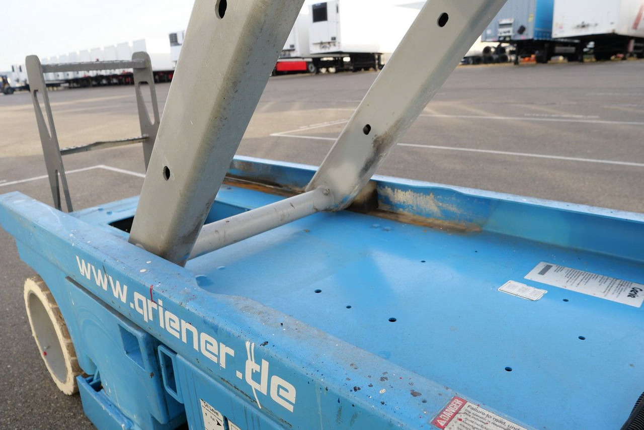 Camion avec nacelle Genie SCHERENHEBEBÜHNE GENIE GS 2632 nur 542 H: photos 20