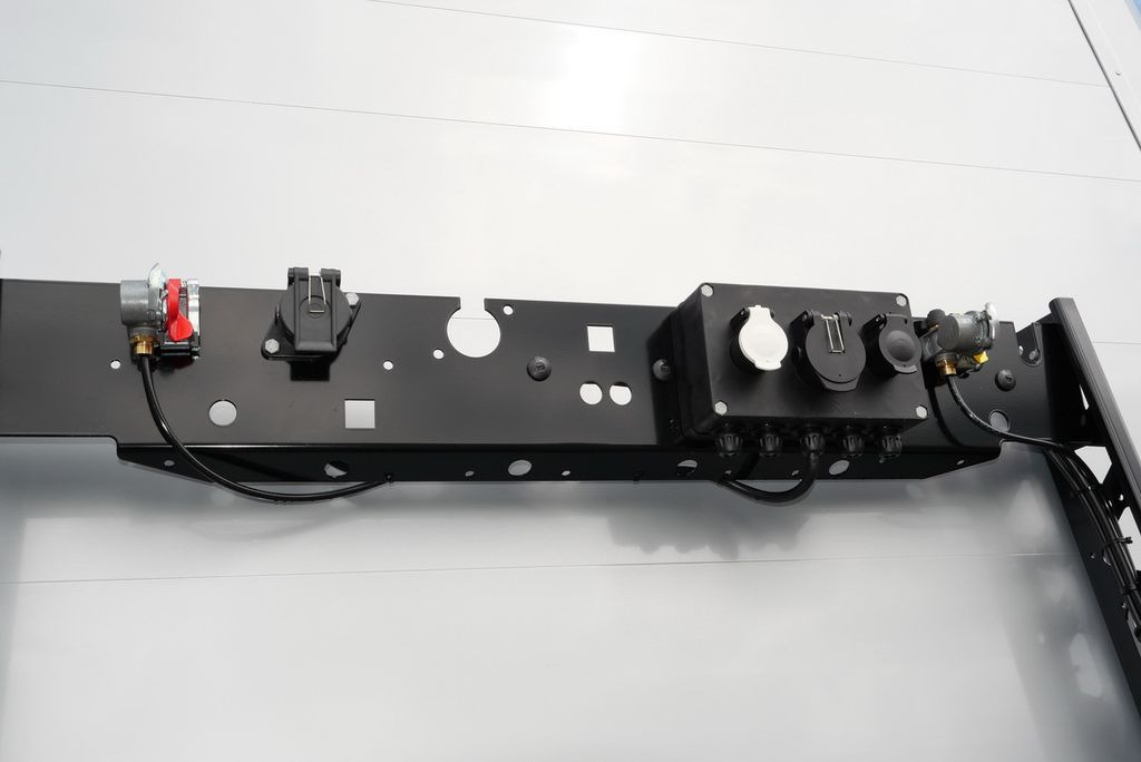 Semi-remorque plateau neuf Kögel SN24/ BW 800 mm/144 x rungent. BPW/ LENKACHSE: photos 7