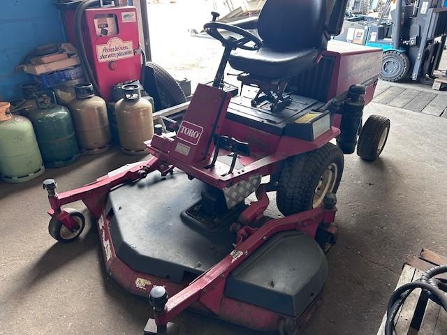 Toro 223D Groundmaster FRONTAL - Motofaucheuse: photos 4 Toro 223D Groundmaster FRONTAL - Motofaucheuse: photos 4