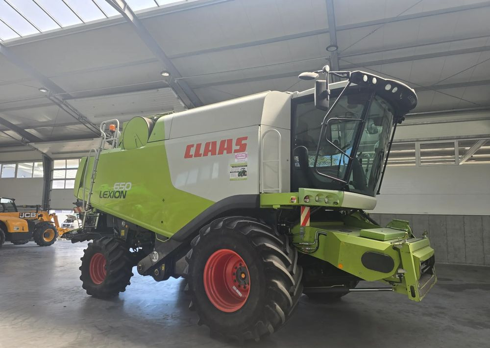 Claas Lexion 650 - Moissonneuse-batteuse: photos 2 Claas Lexion 650 - Moissonneuse-batteuse: photos 2