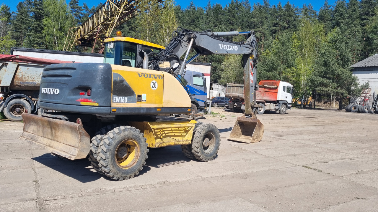 Volvo EW160 - Pelle sur pneus: photos 4 Volvo EW160 - Pelle sur pneus: photos 4
