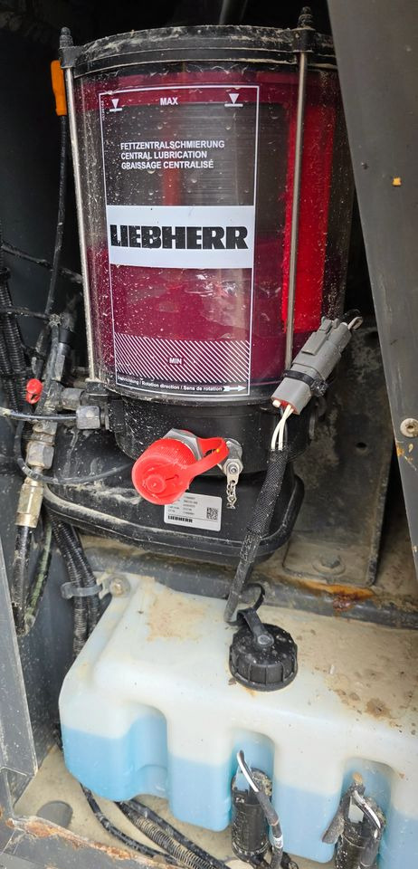 Chargeuse sur pneus Liebherr 580: photos 13