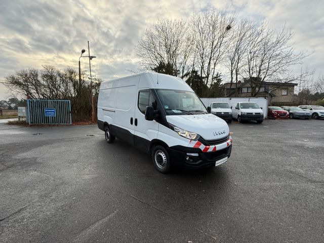 Iveco Daily Kasten HKa 35 S - Fourgon utilitaire: photos 2 Iveco Daily Kasten HKa 35 S - Fourgon utilitaire: photos 2