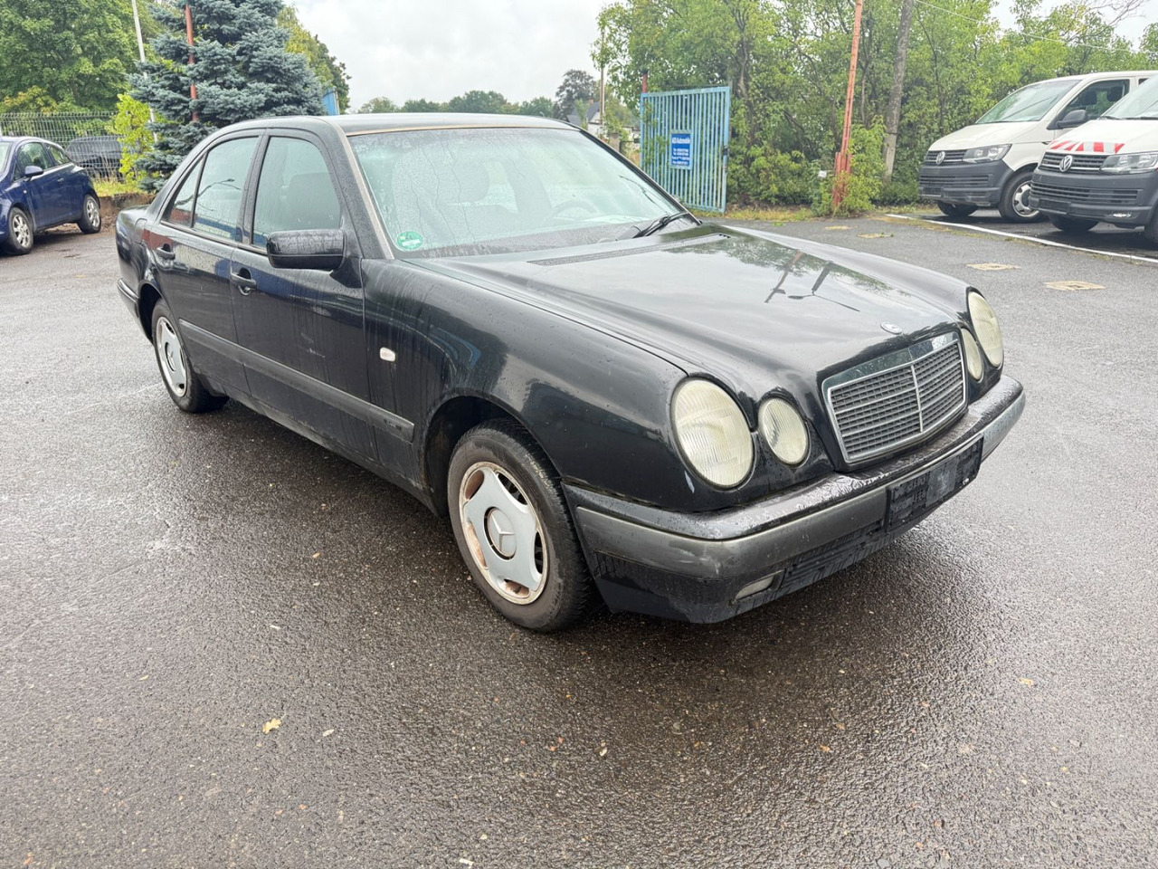 Mercedes-Benz E 200 - Berline: photos 1 Mercedes-Benz E 200 - Berline: photos 1