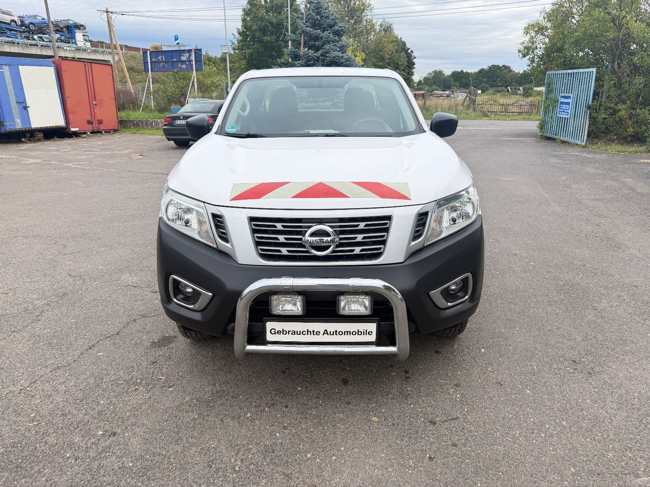 Nissan Navara NP300 Visia King Cab 4x4 - SUV: photos 1 Nissan Navara NP300 Visia King Cab 4x4 - SUV: photos 1