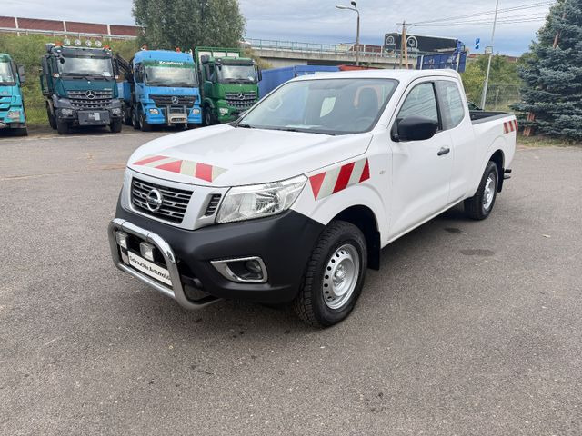 Nissan Navara NP300 Visia King Cab 4x4 - SUV: photos 3 Nissan Navara NP300 Visia King Cab 4x4 - SUV: photos 3