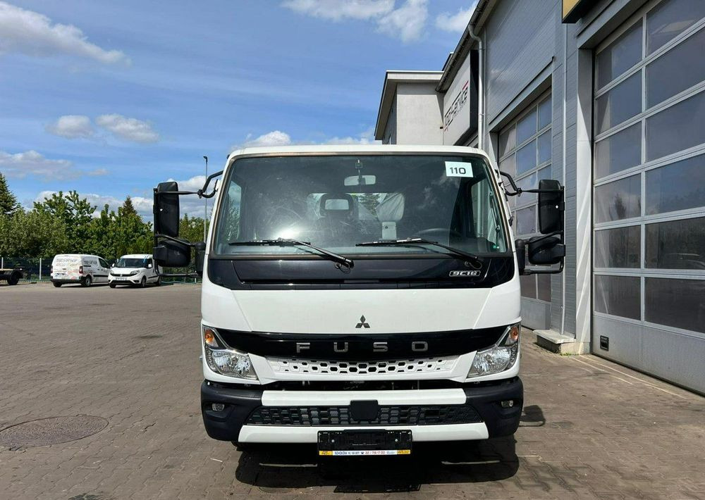 Mitsubishi Fuso - Camion ampliroll: photos 3 Mitsubishi Fuso - Camion ampliroll: photos 3