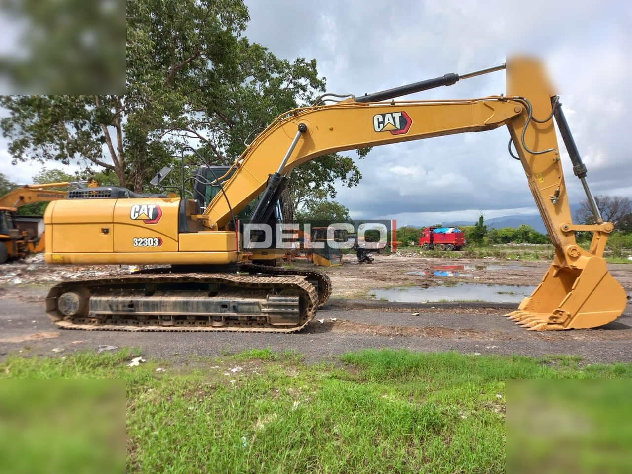 CATERPILLAR 323D3 - Pelle sur chenille: photos 1 CATERPILLAR 323D3 - Pelle sur chenille: photos 1