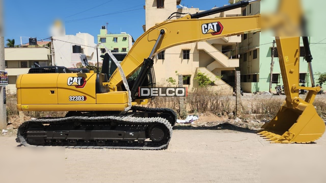 CATERPILLAR 323D3 - Pelle sur chenille: photos 1 CATERPILLAR 323D3 - Pelle sur chenille: photos 1