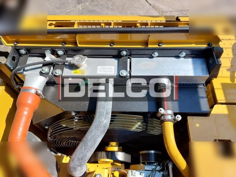 CATERPILLAR 323D3 en leasing occasion CATERPILLAR 323D3: photos 12