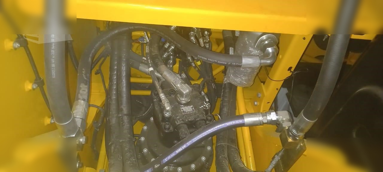 Pelle sur chenille neuf JCB JS210 LC: photos 11