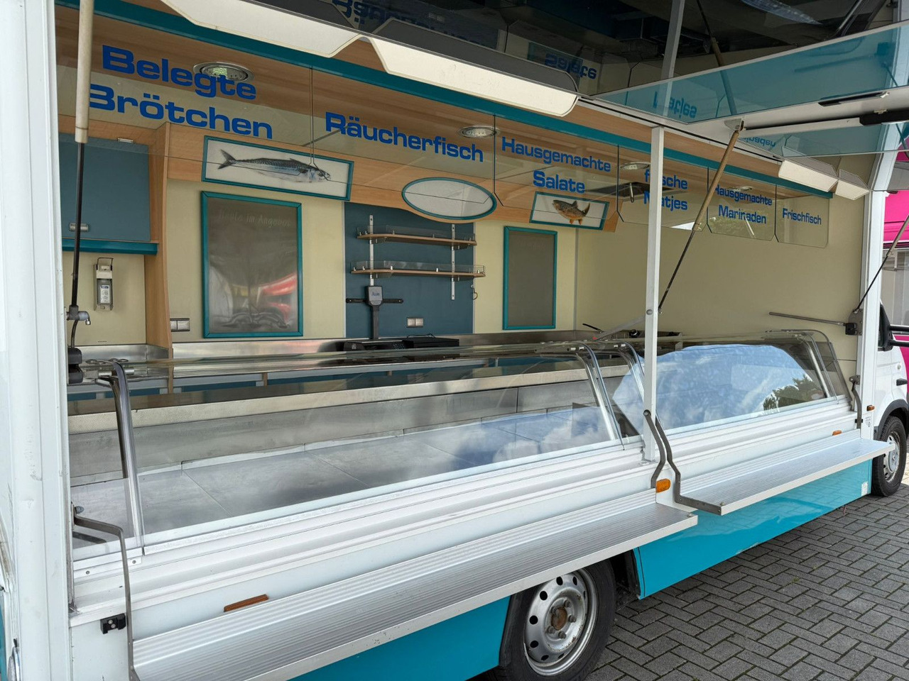 Renault Borco Höhns Fischmobil - Camion magasin: photos 2 Renault Borco Höhns Fischmobil - Camion magasin: photos 2