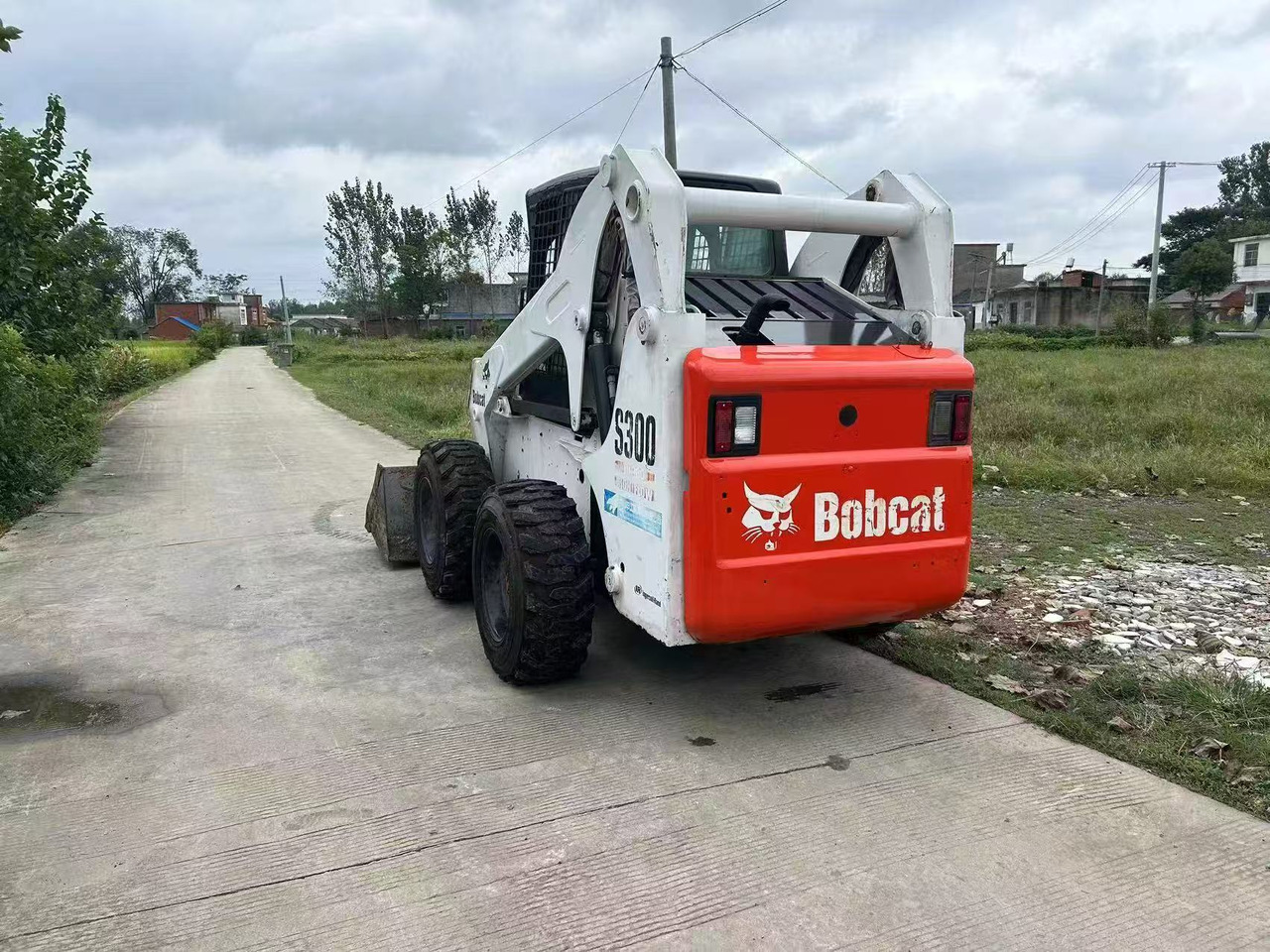 Bobcat S300 - Mini chargeuse: photos 3 Bobcat S300 - Mini chargeuse: photos 3
