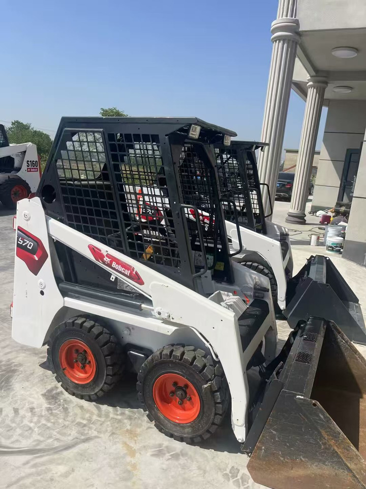 Bobcat S70 - Mini chargeuse: photos 1 Bobcat S70 - Mini chargeuse: photos 1