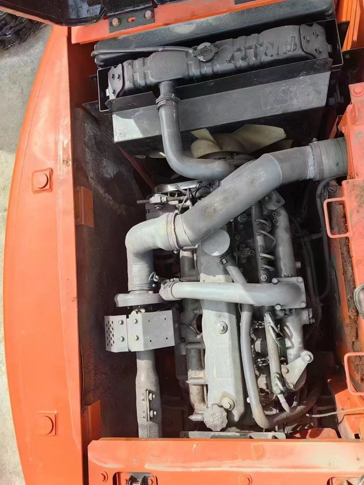 Doosan DX150 - Pelle sur pneus: photos 3 Doosan DX150 - Pelle sur pneus: photos 3