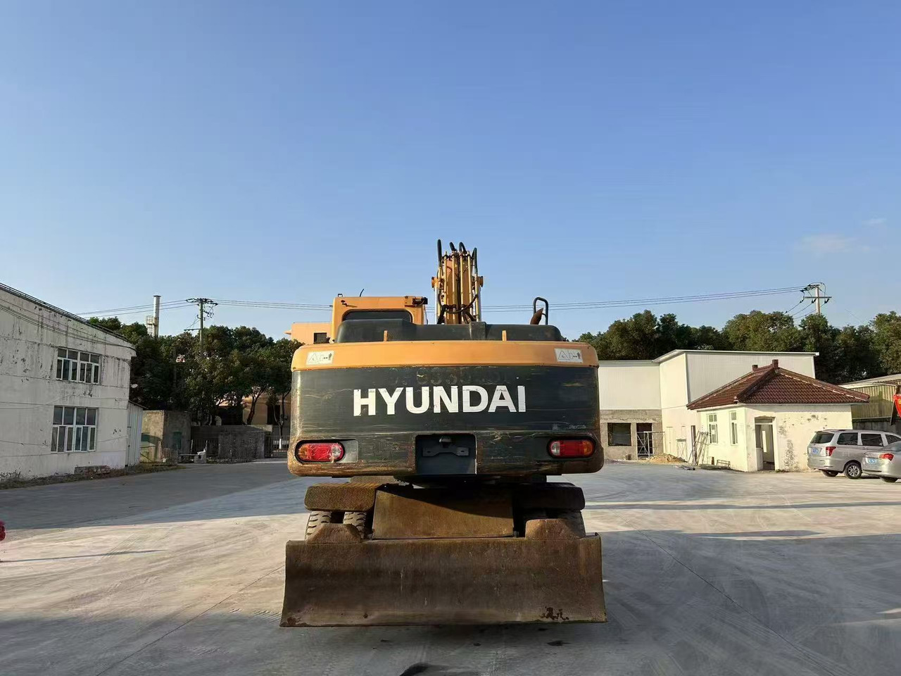 Pelle sur pneus Hyundai 210: photos 6