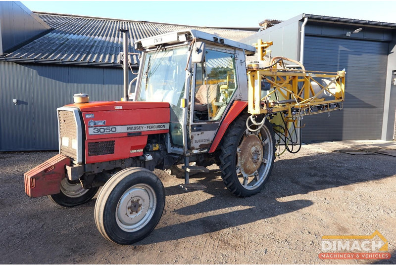 Massey Ferguson 3050 NL tractor 2wd met Dubex 21 meter spuit - Tracteur agricole: photos 1 Massey Ferguson 3050 NL tractor 2wd met Dubex 21 meter spuit - Tracteur agricole: photos 1