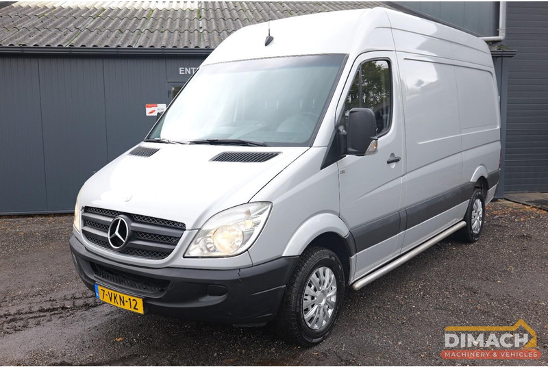 Mercedes-Benz 906 Ka 35 Sprinter 313cdi  Sprinter zilvergrijs L2H2 airco trekhaak - Fourgon utilitaire: photos 1 Mercedes-Benz 906 Ka 35 Sprinter 313cdi  Sprinter zilvergrijs L2H2 airco trekhaak - Fourgon utilitaire: photos 1