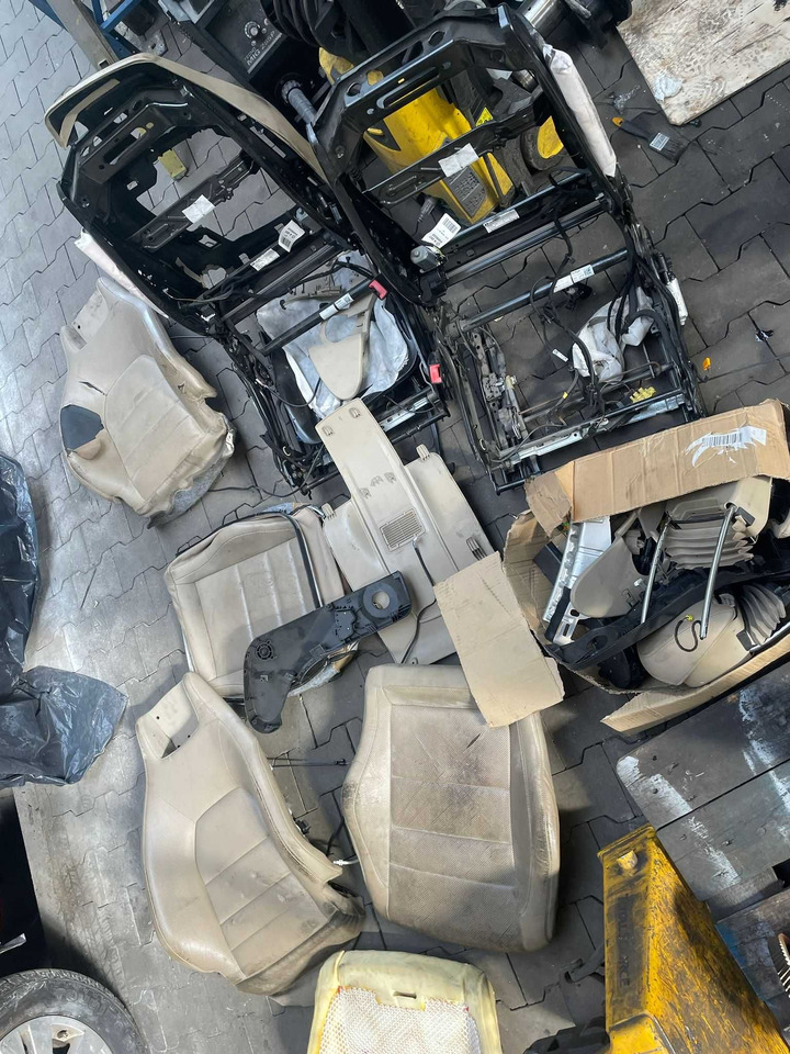 Fotele do Mercedes W 207 kabrio - Siège pour Voiture: photos 2 Fotele do Mercedes W 207 kabrio - Siège pour Voiture: photos 2