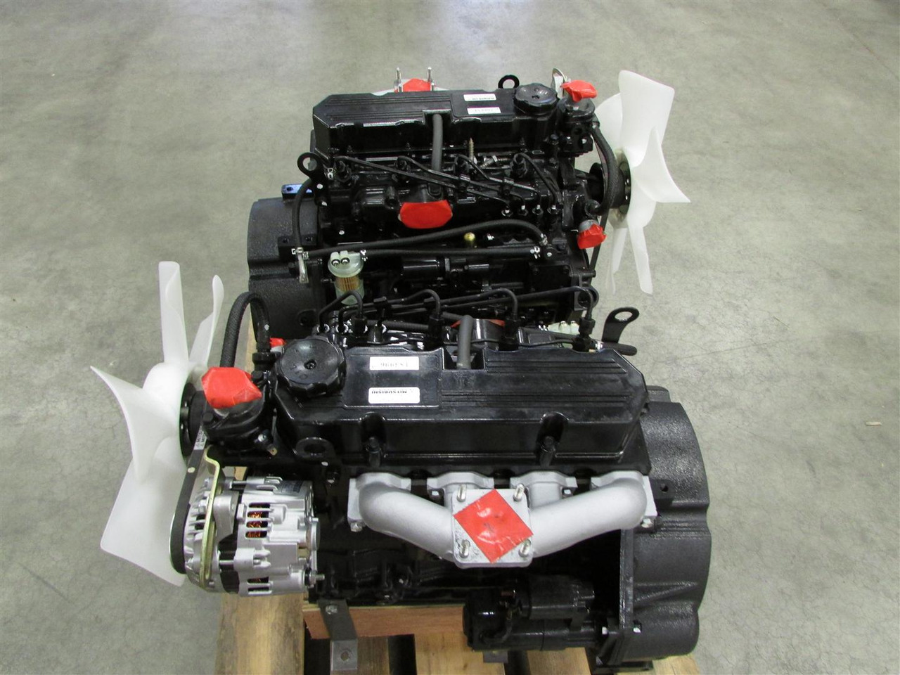 Mitsubishi NEW Engine S4L2-Z562SD / S4L2-61SD - Moteur pour Autre matériel: photos 1 Mitsubishi NEW Engine S4L2-Z562SD / S4L2-61SD - Moteur pour Autre matériel: photos 1