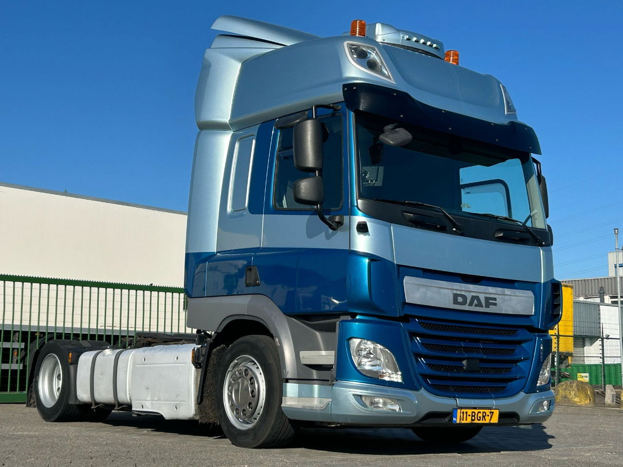 DAF CF 440 hefschotel / stand airco / NL truck - Tracteur routier: photos 2 DAF CF 440 hefschotel / stand airco / NL truck - Tracteur routier: photos 2