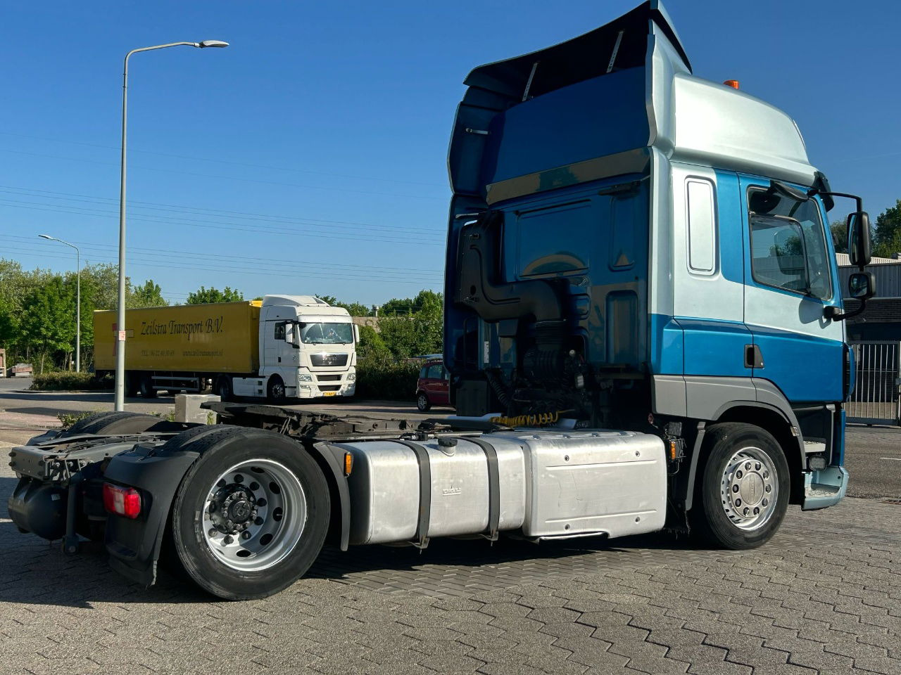 DAF CF 440 hefschotel / stand airco / NL truck - Tracteur routier: photos 4 DAF CF 440 hefschotel / stand airco / NL truck - Tracteur routier: photos 4