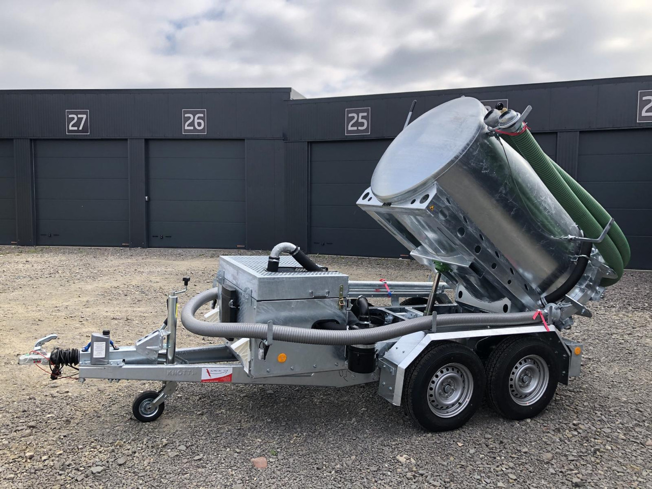 M-Vac 1,8m³ *Kippbar* Vakuum-Saugsystem / Saugfass / Sauganhänger / Saughänger M-Vac Reinigungskit - Camion hydrocureur: photos 1 M-Vac 1,8m³ *Kippbar* Vakuum-Saugsystem / Saugfass / Sauganhänger / Saughänger M-Vac Reinigungskit - Camion hydrocureur: photos 1