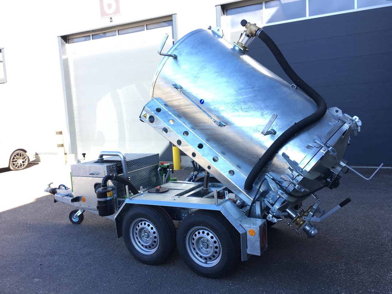 M-Vac 1,8m³ *Kippbar* Vakuum-Saugsystem / Saugfass / Sauganhänger / Saughänger M-Vac Reinigungskit - Camion hydrocureur: photos 2 M-Vac 1,8m³ *Kippbar* Vakuum-Saugsystem / Saugfass / Sauganhänger / Saughänger M-Vac Reinigungskit - Camion hydrocureur: photos 2