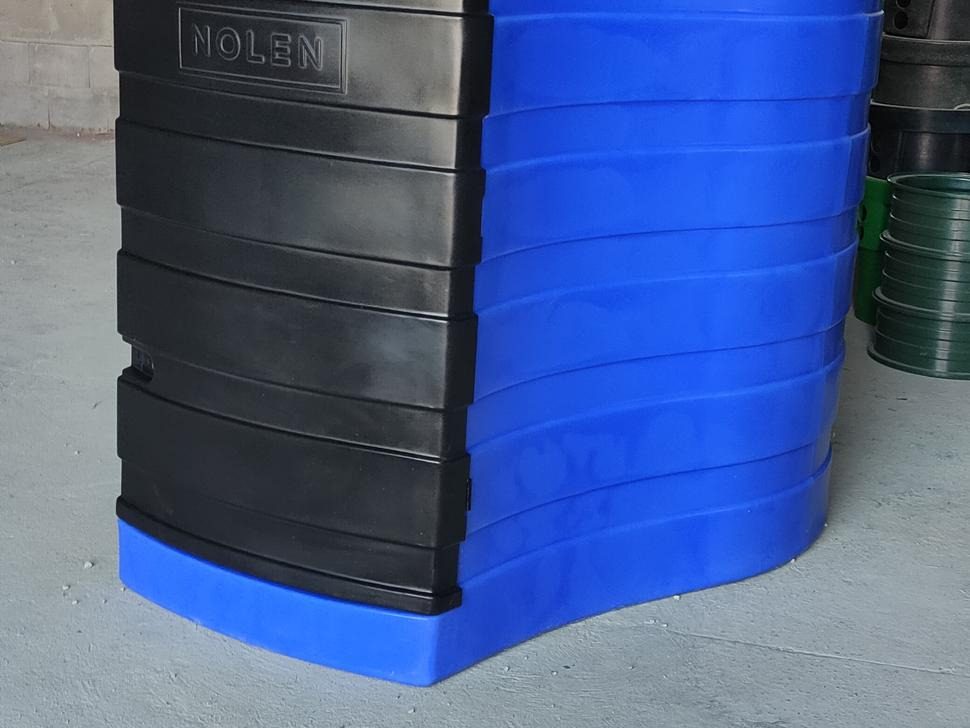 DC AdBlue-Behälter / AdBlue tank / Cuve à AdBlue / Serbatoio / Depósito / Бак для AdBlue / Zbiornik AdBlue 1500 l - Cuve de stockage: photos 3 DC AdBlue-Behälter / AdBlue tank / Cuve à AdBlue / Serbatoio / Depósito / Бак для AdBlue / Zbiornik AdBlue 1500 l - Cuve de stockage: photos 3