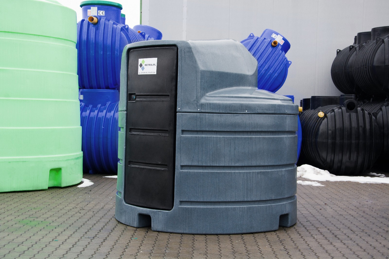 DC Dieseltank / Double-walled fuel tank for diesel fuel / Cuve à gasoil / Sebatoio gasolio / Бак для дизельного топлива / Zbiornik 2500 l - Cuve de stockage: photos 1 DC Dieseltank / Double-walled fuel tank for diesel fuel / Cuve à gasoil / Sebatoio gasolio / Бак для дизельного топлива / Zbiornik 2500 l - Cuve de stockage: photos 1