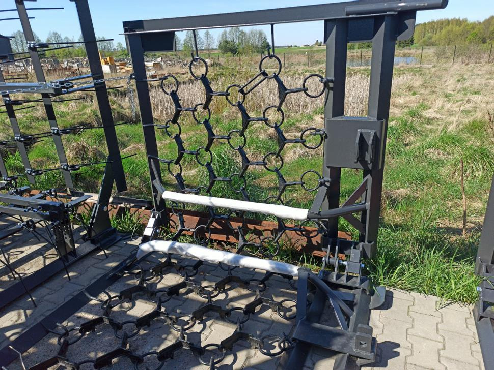 Metal-Technik Wiesenegge / Meadow harrow / Herse de prairie / Strigliatrice / Lanza de prado / Полевая волокуша / Włóka łąkowa 6 m - Herse à chaîne: photos 4 Metal-Technik Wiesenegge / Meadow harrow / Herse de prairie / Strigliatrice / Lanza de prado / Полевая волокуша / Włóka łąkowa 6 m - Herse à chaîne: photos 4