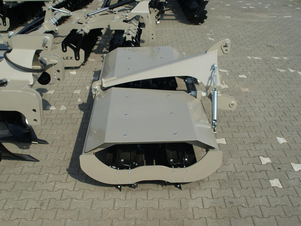 ROLEX Messerwalze / Knife roller cutter / Rouleau couteau / Rullo a coltelli / Каток ножничного типа тандем передний / Wał nożowy cutter tandem front 3 m en leasing occasion ROLEX Messerwalze / Knife roller cutter / Rouleau couteau / Rullo a coltelli / Каток ножничного типа тандем передний / Wał nożowy cutter tandem front 3 m: photos 10 ROLEX Messerwalze / Knife roller cutter / Rouleau couteau / Rullo a coltelli / Каток ножничного типа тандем передний / Wał nożowy cutter tandem front 3 m en leasing occasion ROLEX Messerwalze / Knife roller cutter / Rouleau couteau / Rullo a coltelli / Каток ножничного типа тандем передний / Wał nożowy cutter tandem front 3 m: photos 10