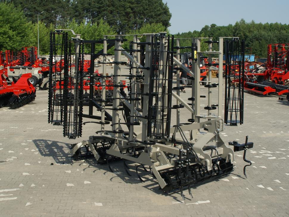 ROLEX Saatbettkombination / Hydraulically cultivator / Vibroculteur / Aggregato di coltivazione / Почвообрабатывающий гидравлический складывающийся агрегат / Agregat uprawowy hydraulicznie składany - Bineuse: photos 1 ROLEX Saatbettkombination / Hydraulically cultivator / Vibroculteur / Aggregato di coltivazione / Почвообрабатывающий гидравлический складывающийся агрегат / Agregat uprawowy hydraulicznie składany - Bineuse: photos 1