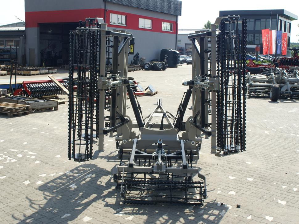 ROLEX Saatbettkombination / Hydraulically cultivator / Vibroculteur / Aggregato di coltivazione / Почвообрабатывающий гидравлический складывающийся агрегат / Agregat uprawowy hydraulicznie składany - Bineuse: photos 5 ROLEX Saatbettkombination / Hydraulically cultivator / Vibroculteur / Aggregato di coltivazione / Почвообрабатывающий гидравлический складывающийся агрегат / Agregat uprawowy hydraulicznie składany - Bineuse: photos 5