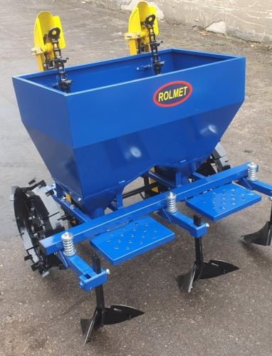 ROLMET Kartoffelpflanzmaschine / Potato planter / Planteuse de pomme de terre / Piantapatate / Sadzarka ziemniaków - Planteuse de pommes de terre: photos 1 ROLMET Kartoffelpflanzmaschine / Potato planter / Planteuse de pomme de terre / Piantapatate / Sadzarka ziemniaków - Planteuse de pommes de terre: photos 1