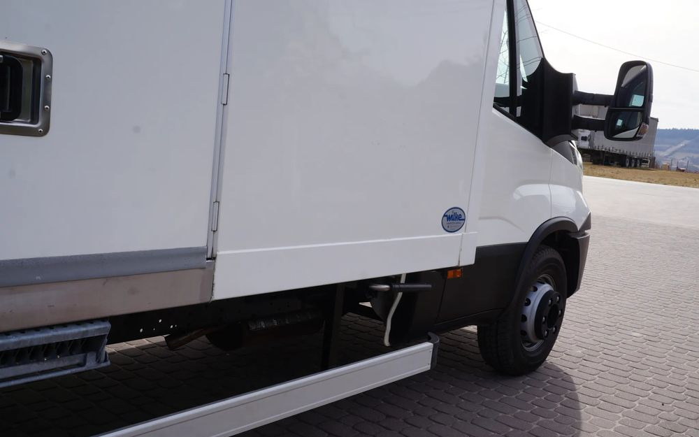 Camion frigorifique Iveco DAILY 70c17 CHŁODNIA 5 m Thermo king V-500 MAX Wzorowy Stan: photos 7
