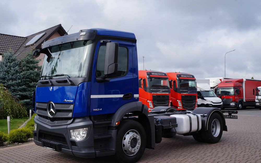 Mercedes-Benz ANTOS 1824 ACTROS EURO 6 RAMA DO ZABUDOWY ROZSTAW OSI 3.80M ANTOS 1830 1827 - Châssis cabine: photos 1 Mercedes-Benz ANTOS 1824 ACTROS EURO 6 RAMA DO ZABUDOWY ROZSTAW OSI 3.80M ANTOS 1830 1827 - Châssis cabine: photos 1