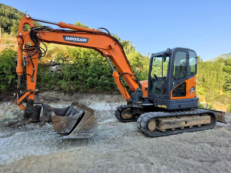 Doosan DX85R-3 PELLE A CHENILLES 8,5T - Pelle sur chenille: photos 1 Doosan DX85R-3 PELLE A CHENILLES 8,5T - Pelle sur chenille: photos 1