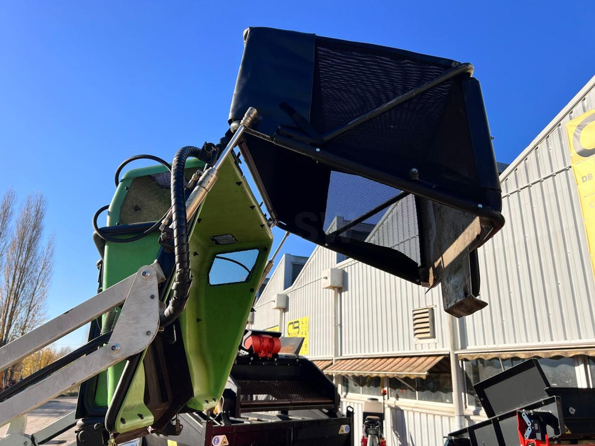 Motofaucheuse ETESIA HYDRO 124D Tondeuse autoportée 124cm: photos 12 Motofaucheuse ETESIA HYDRO 124D Tondeuse autoportée 124cm: photos 12