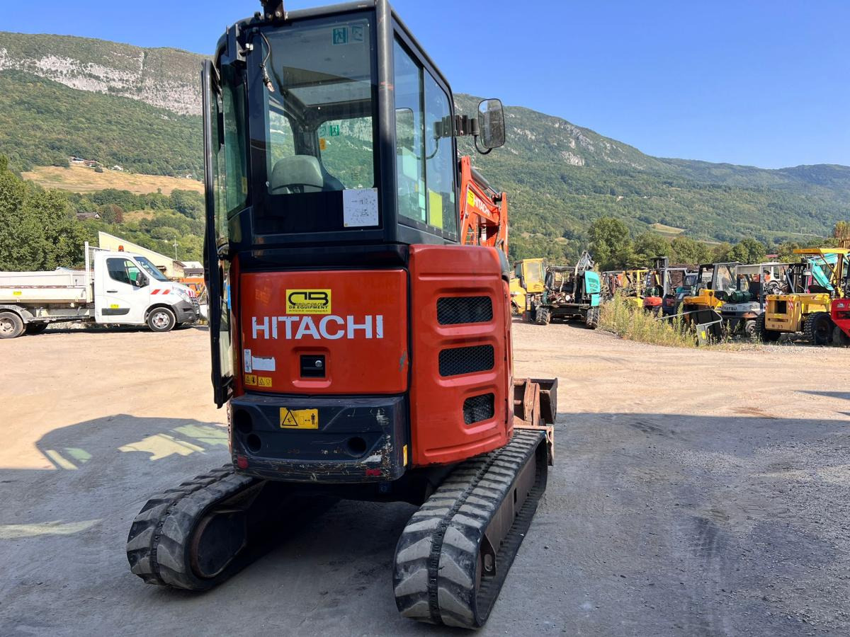 Hitachi ZX26U-5A MINI PELLE 2,7T - Mini pelle: photos 3 Hitachi ZX26U-5A MINI PELLE 2,7T - Mini pelle: photos 3