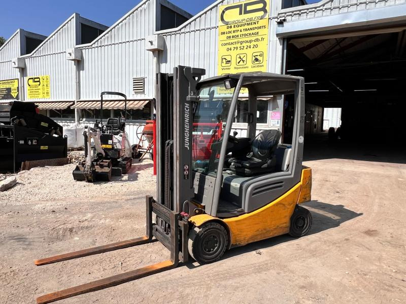 Jungheinrich EFG316K Chariot élévateur électrique 1,6T - Chariot élévateur électrique: photos 1 Jungheinrich EFG316K Chariot élévateur électrique 1,6T - Chariot élévateur électrique: photos 1